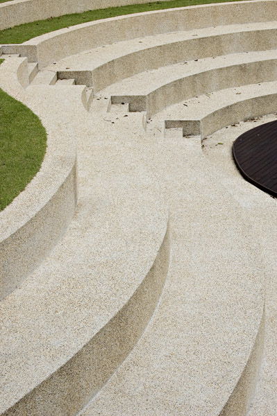 Trappen naast de Saint Andrew’s kathedraal, vlakbij City Hall MRT station.