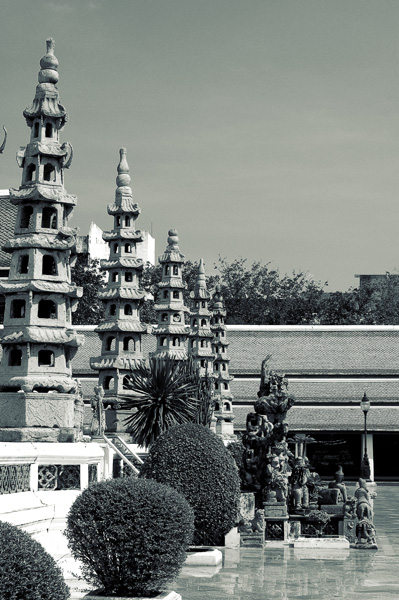 Binnenplaats van een tempel in het centrum van Bangkok, Thailand.