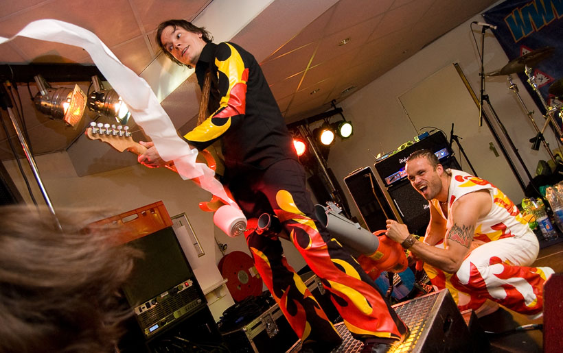 Lekke Band en attributen.