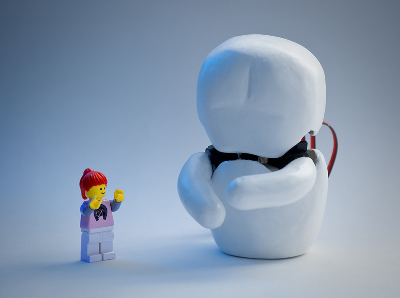 Eindresultaat van mijn laatste Bachelor project @ Industrial Design. Het formaat valt wel mee, al lijkt het reusachtig in vergelijking tot Lego minifigs.